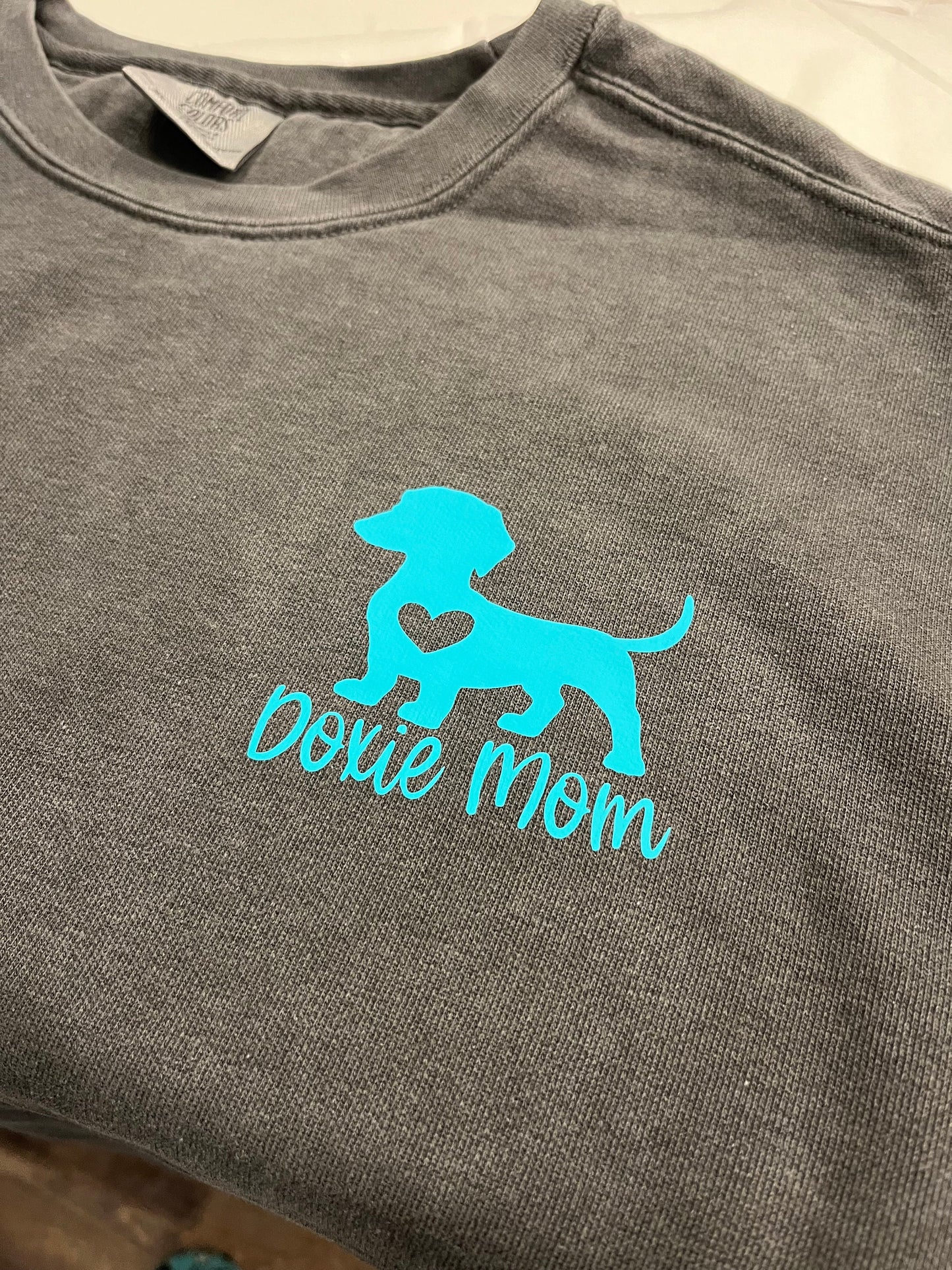 Doxie Mom Sweatshirt Crewneck, Grey